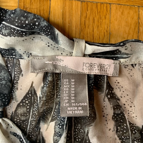 FOREVER 21 CONTEMPORARY LIGHT WORK BLOUSE FRONT KNOT - Picture 3 of 7